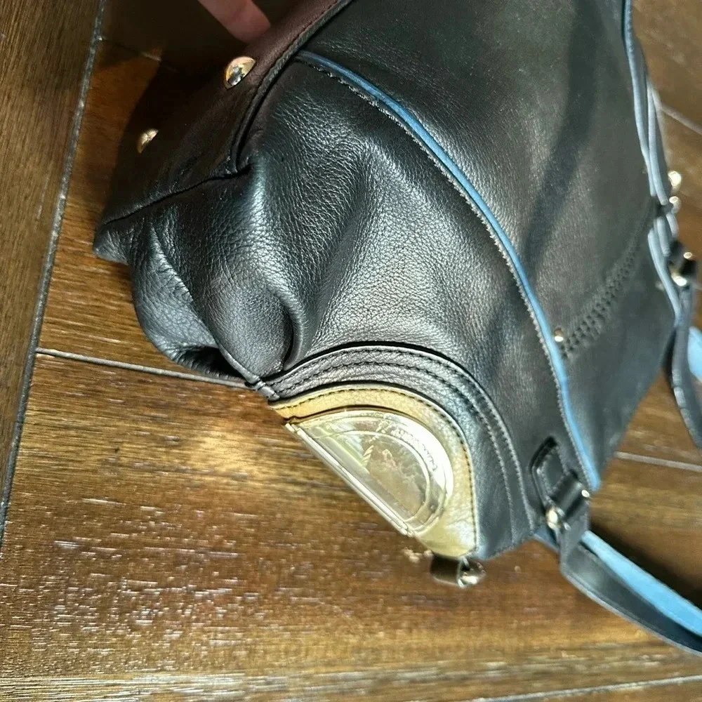 B. Makowsky shoulder bag